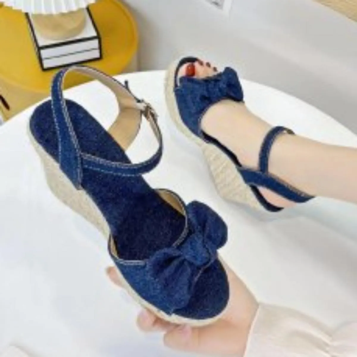 2023 scarpe calde di vendita per le donne cinturino con fibbia sandali da donna sandali casual estivi punta rotonda sandalo con