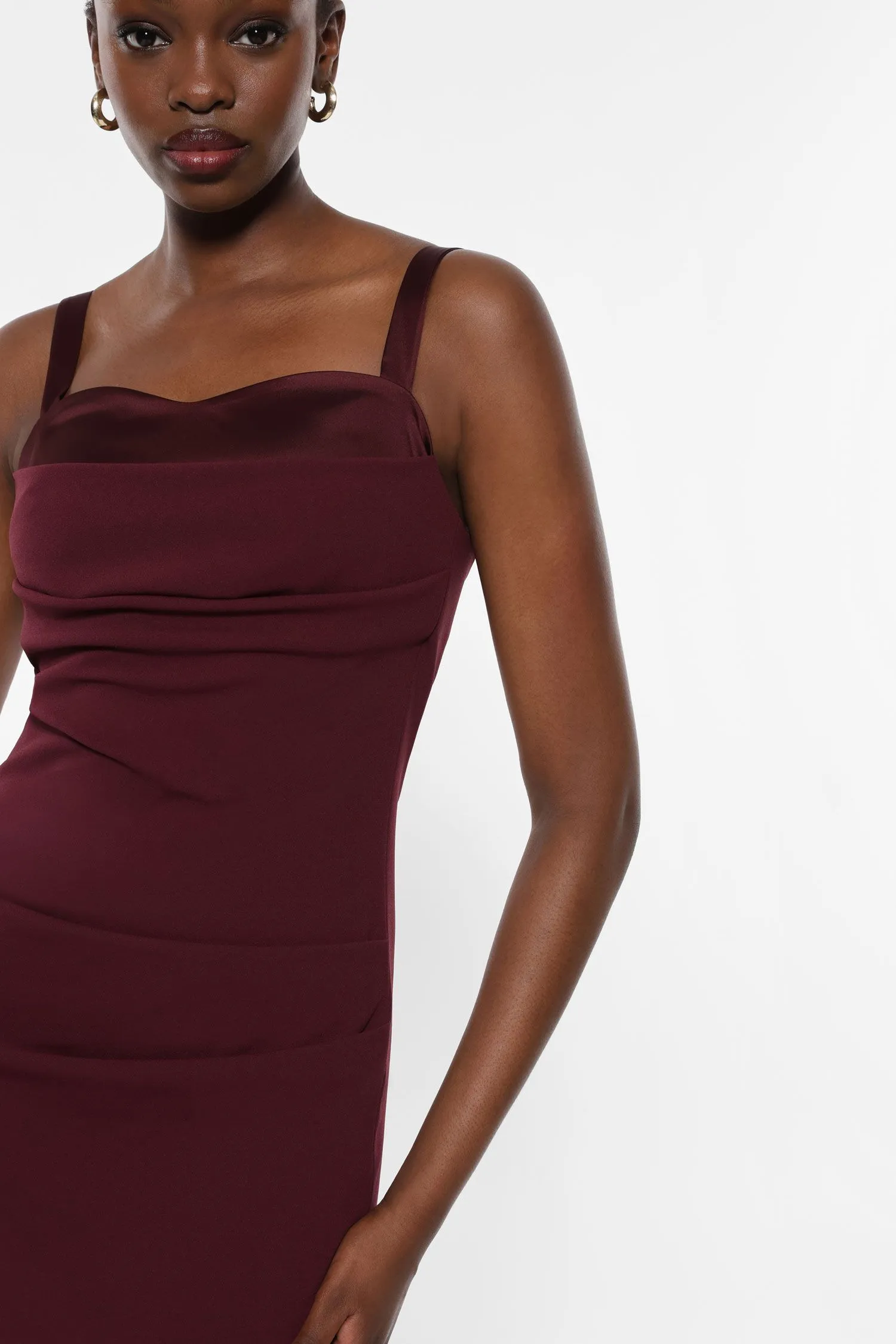   Abito midi con scollo a cuore     