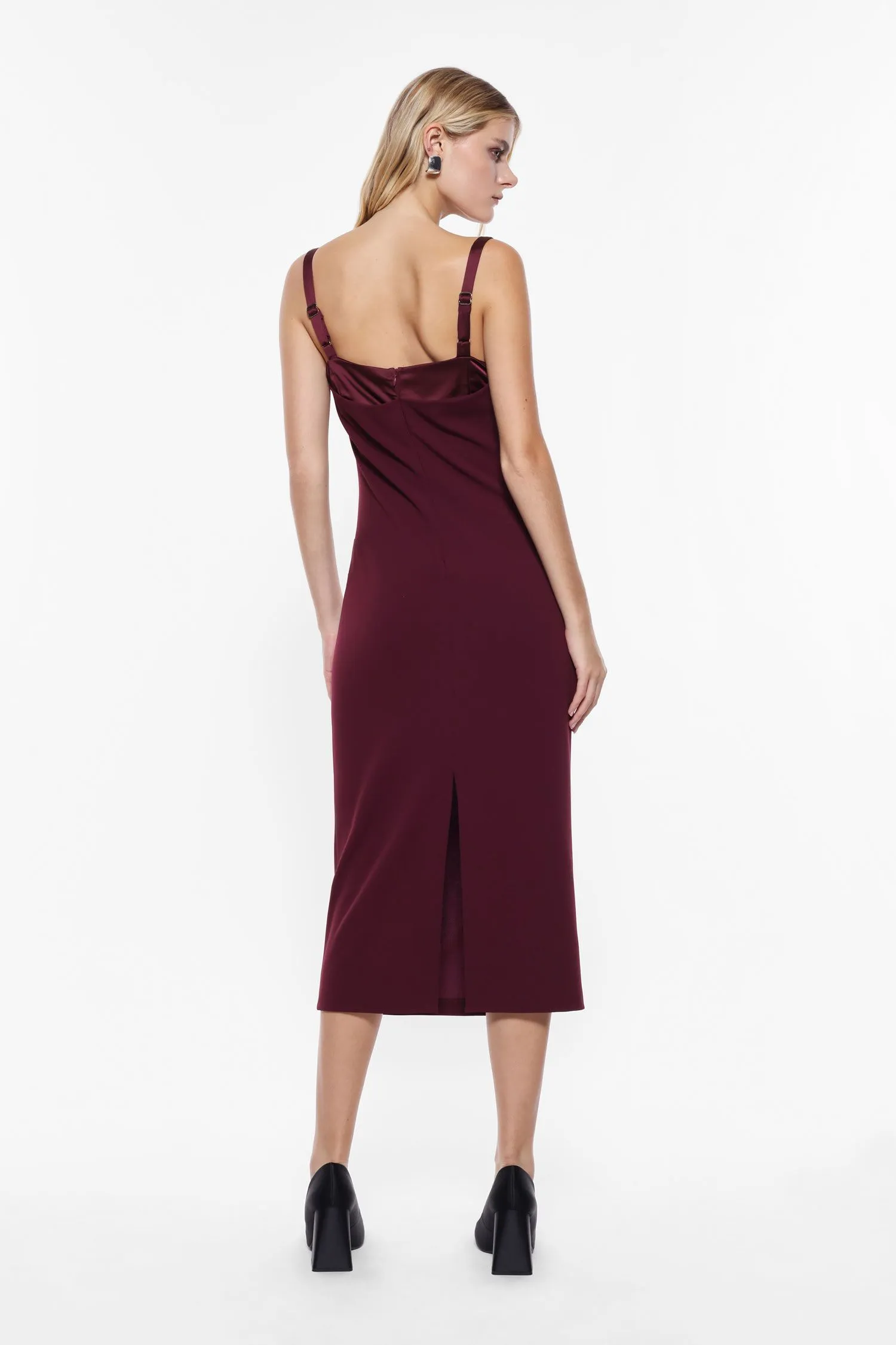   Abito midi con scollo a cuore     