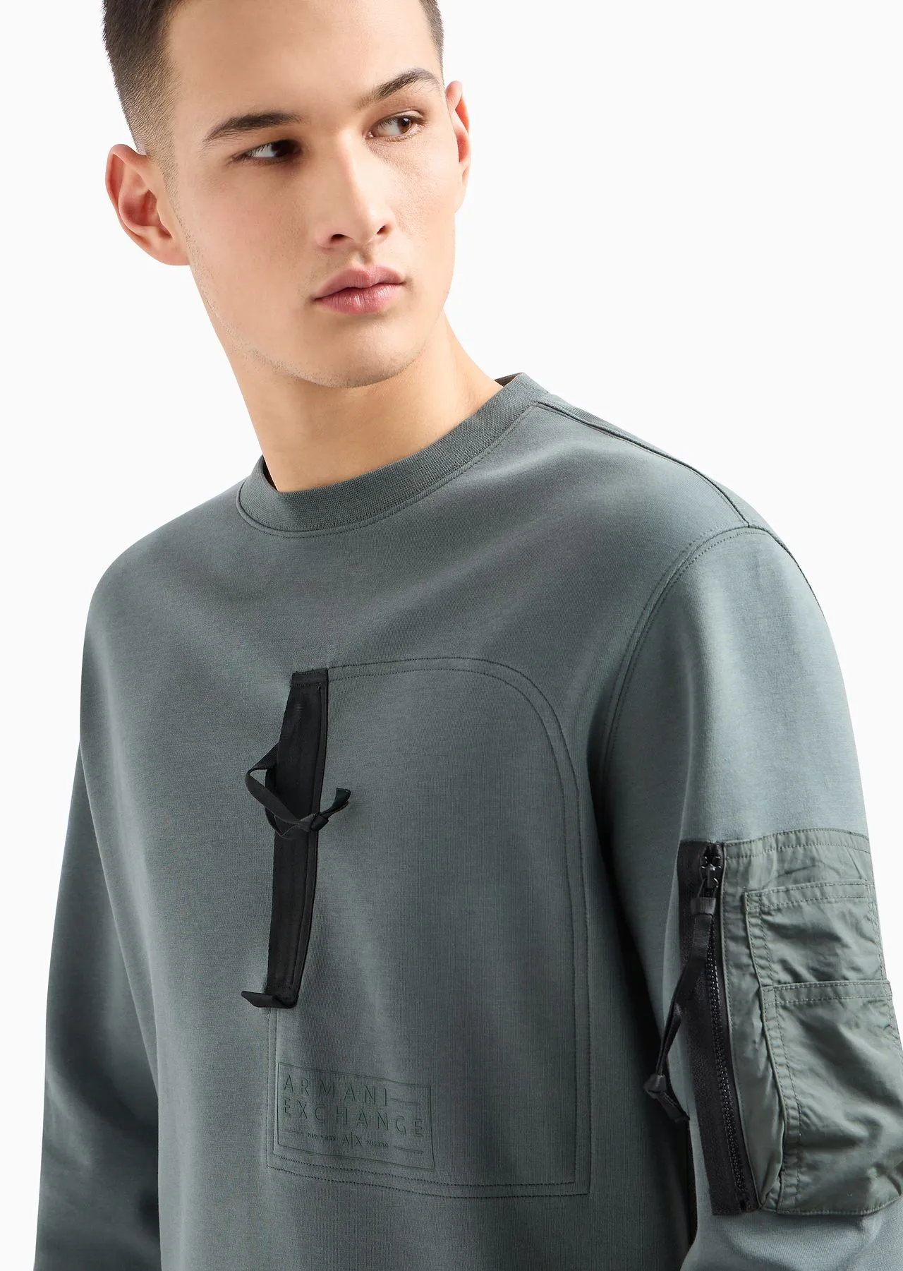 AX – FELPA GIROCOLLO CON TASCHE DECORATIVE