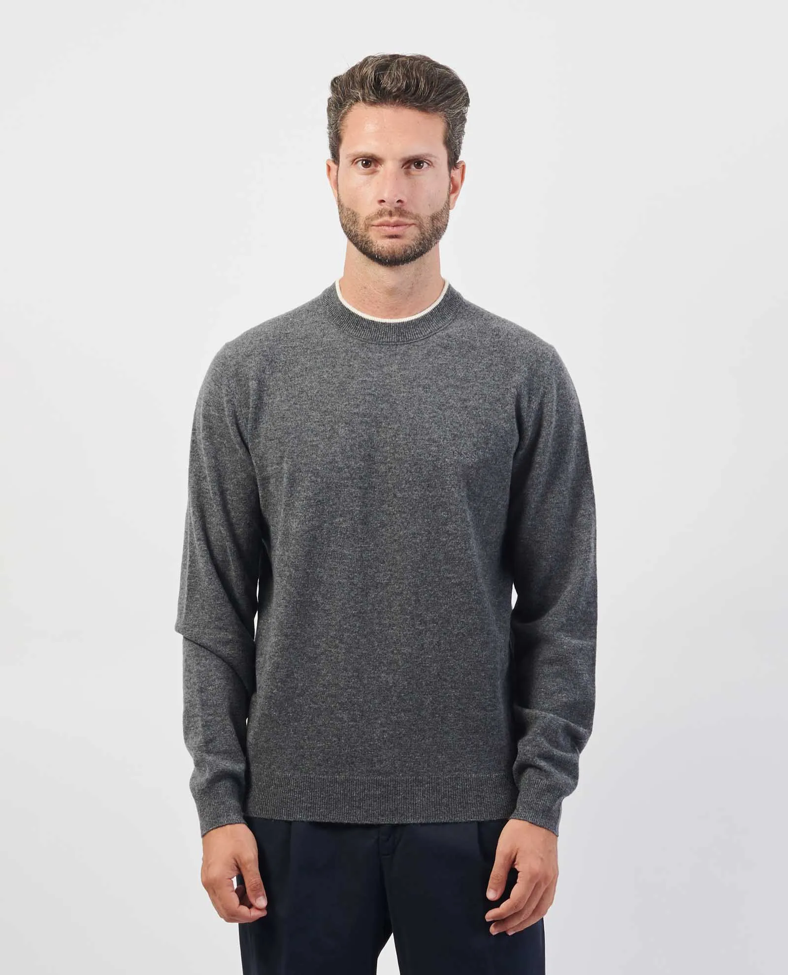 BOSS      Maglione Boss in lana vergine con logo