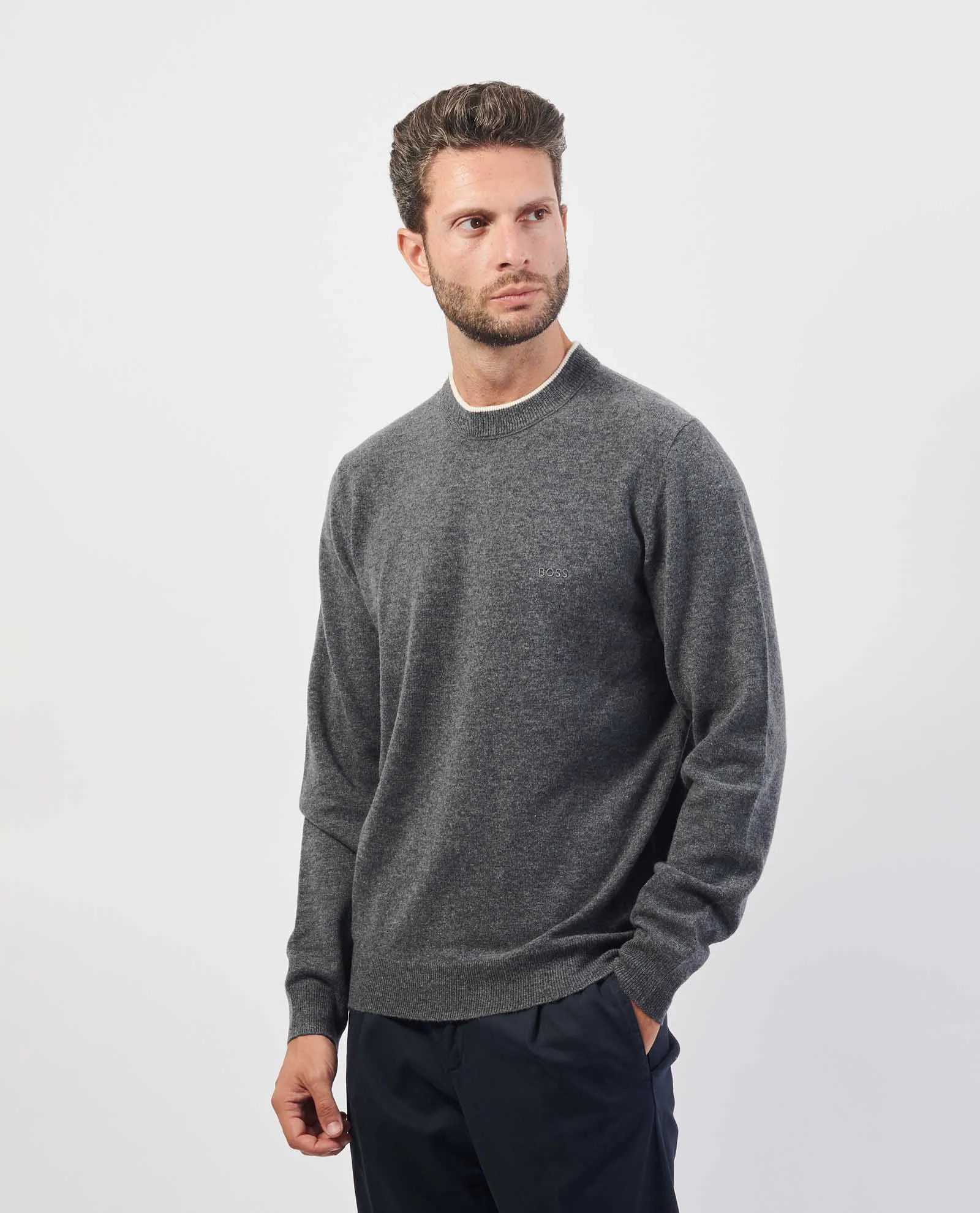 BOSS      Maglione Boss in lana vergine con logo