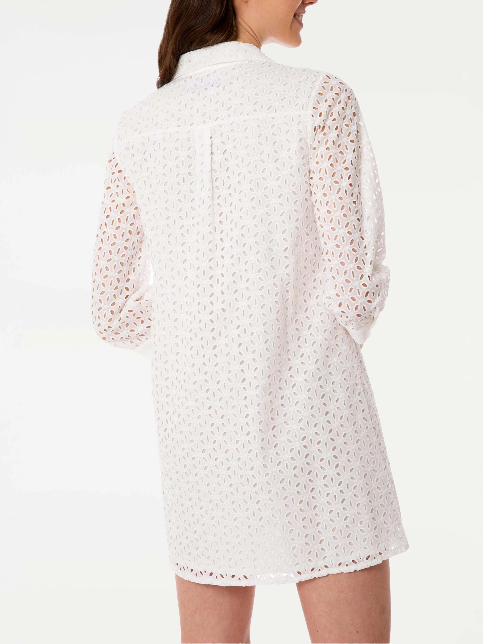 Camicia bianca lunga da donna con ricamo