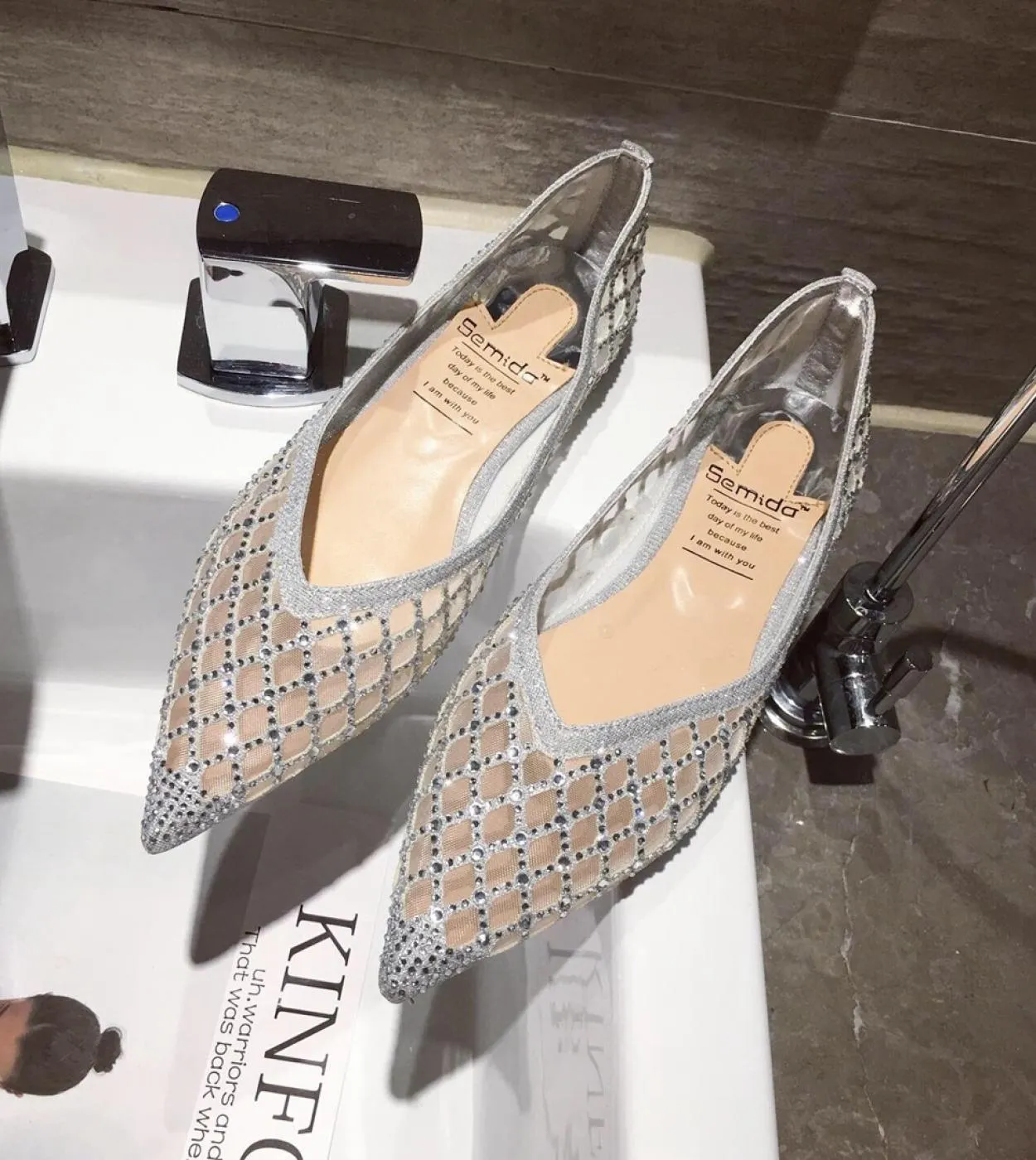 Estate nuove scarpe a punta da donna Bling Air Mesh scarpe comode scarpe morbide e comode scarpe casual slip on