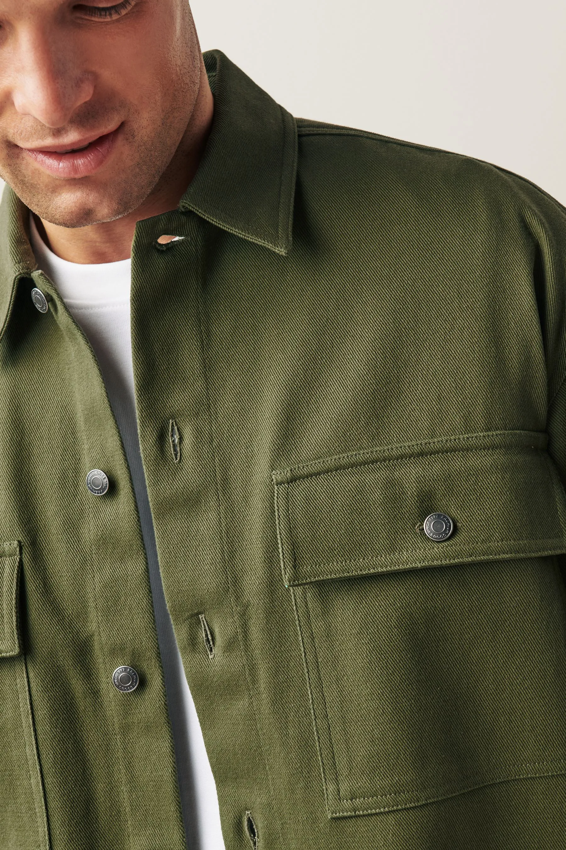 Giacca stile camicia con due tasche
