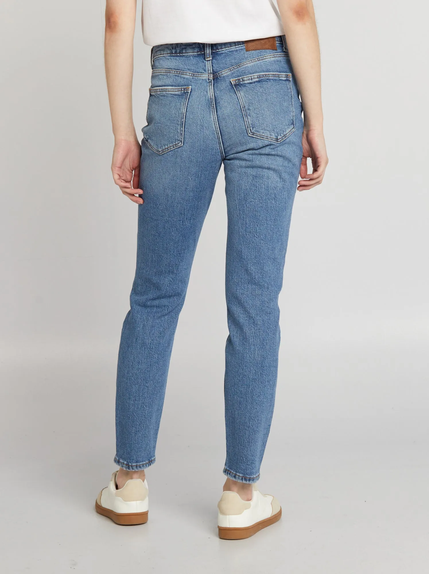 Jeans slim a vita alta con abrasioni - BLU
