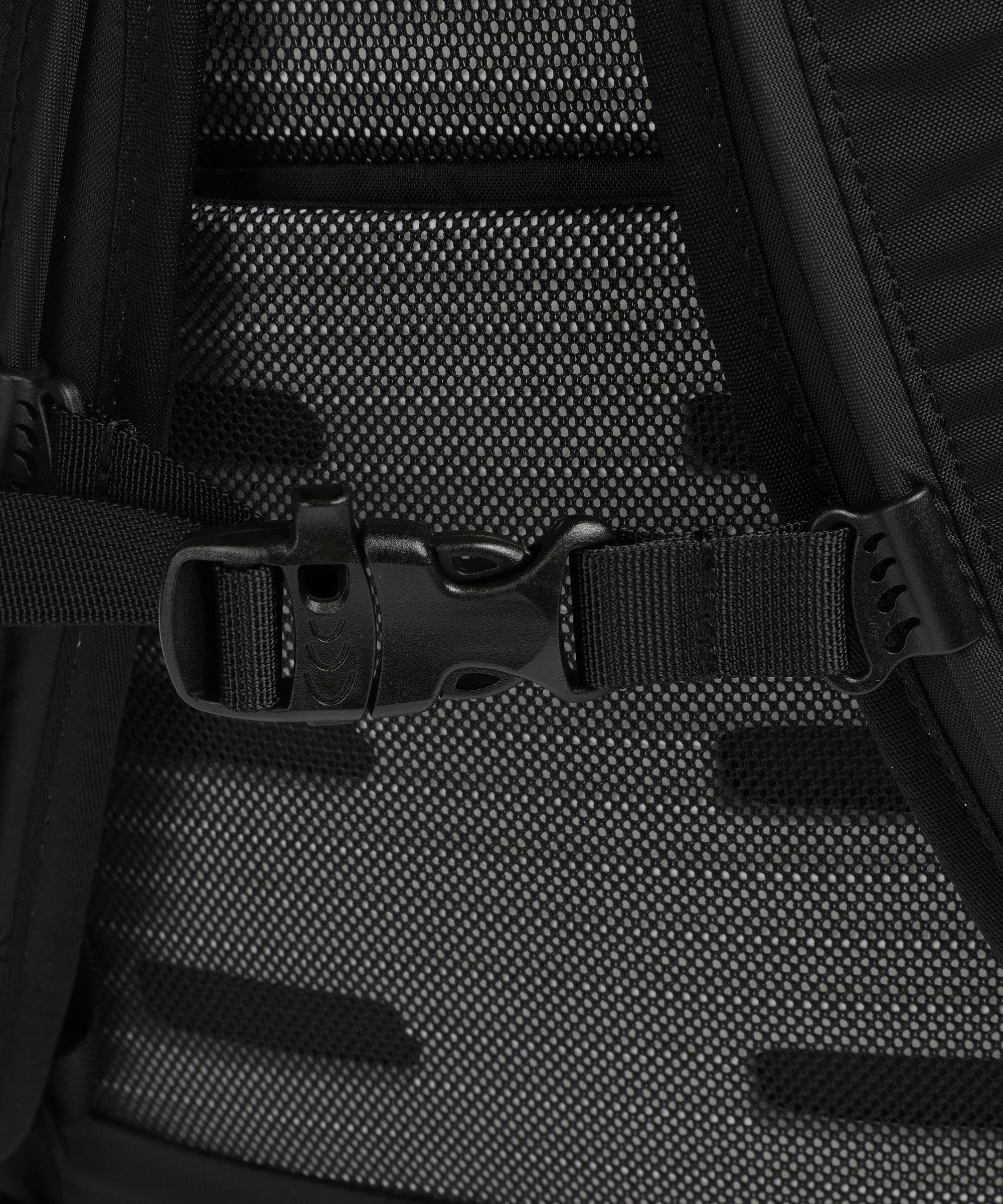  Osprey Ozone 28L Zaino 16″ nylon riciclato nero  