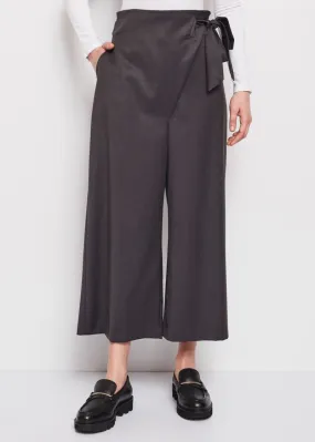 Pantaloni con fusciacca