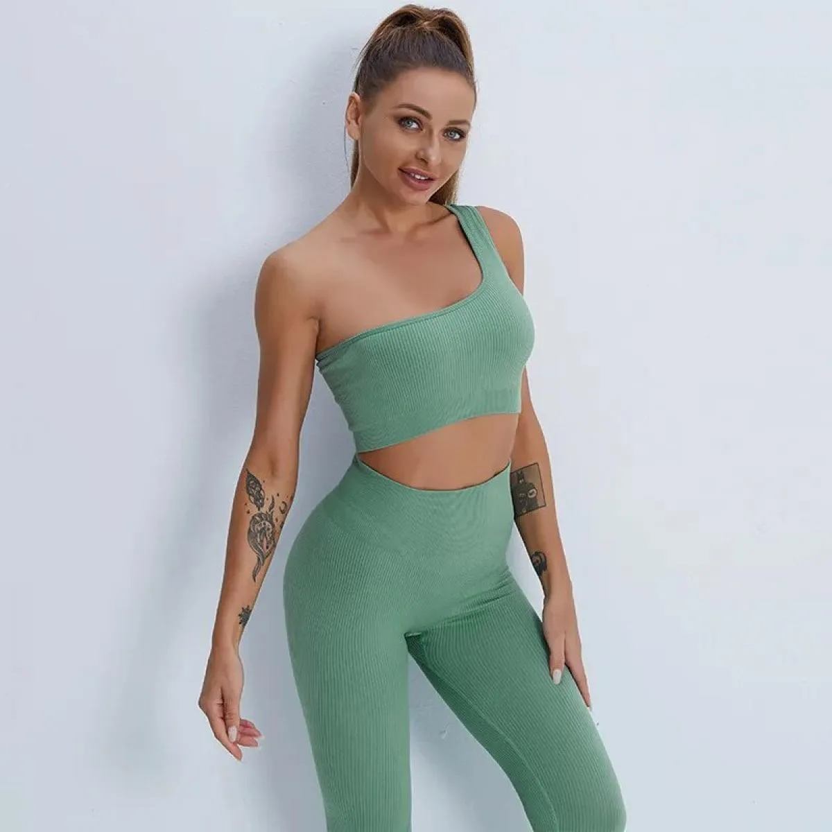 Set da yoga senza cuciture Sport Fitness Vita alta Pantaloni per il sollevamento dell'anca Reggiseno monospalla Abiti da allenam